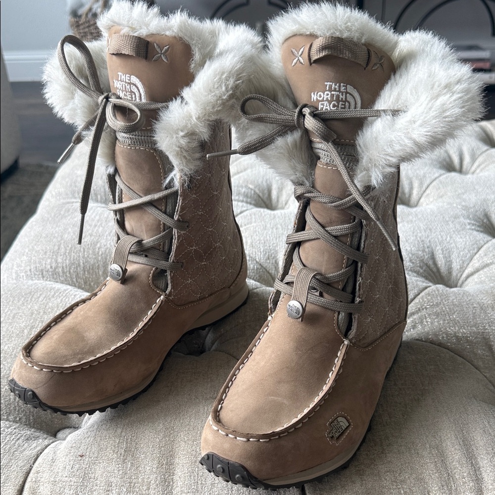 The North Face Women's 7.5 Tan Winter‎ Boots Primaloft waterproof